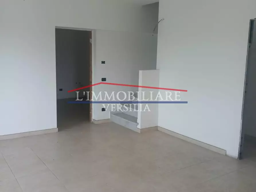 Immagine 12 di Villetta a schiera in vendita  a Carrara