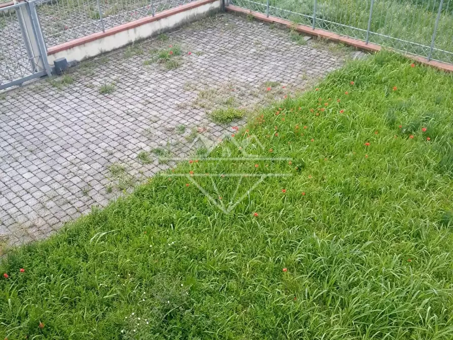 Immagine 9 di Villetta a schiera in vendita  a Carrara