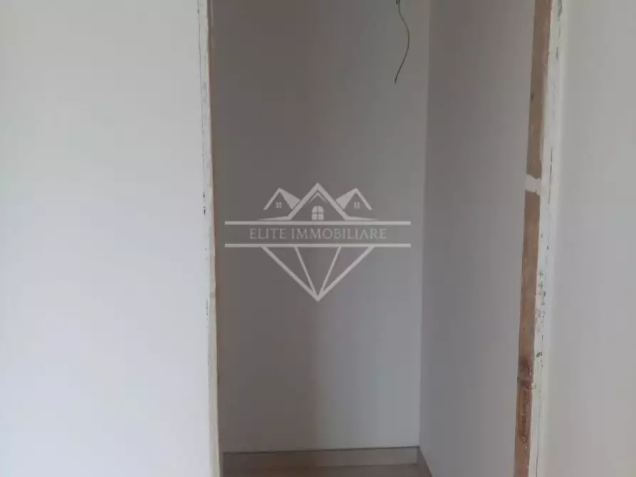 Immagine 13 di Villetta a schiera in vendita  a Carrara