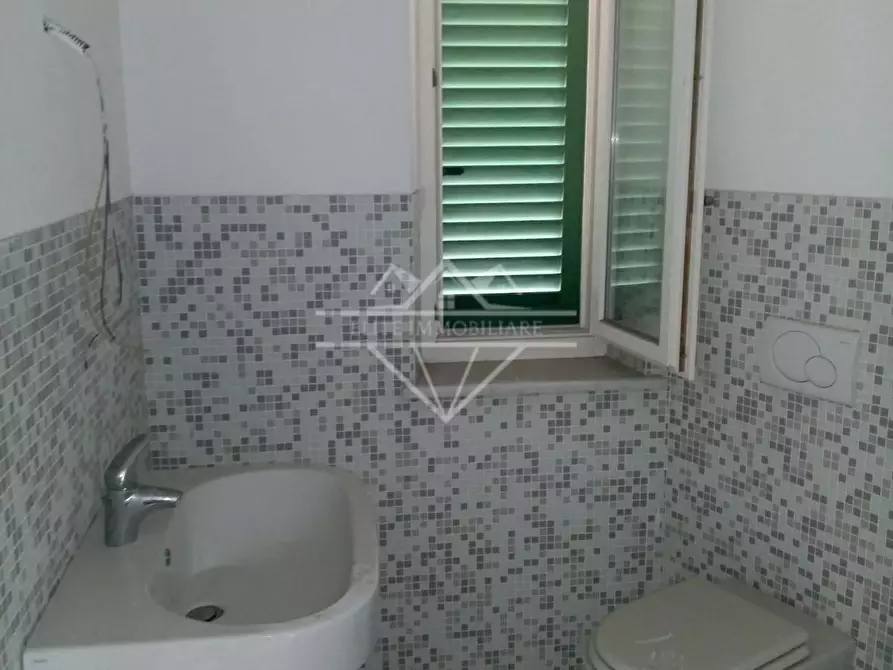 Immagine 15 di Villetta a schiera in vendita  a Carrara