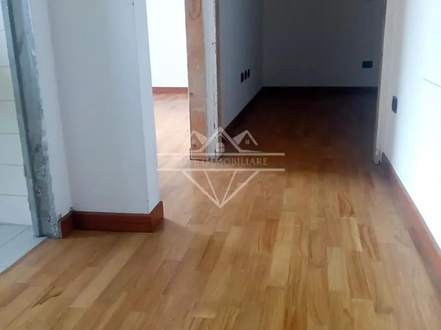 Immagine 21 di Villetta a schiera in vendita  a Carrara