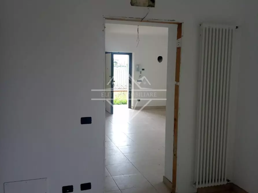 Immagine 5 di Villetta a schiera in vendita  a Carrara