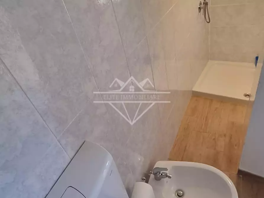 Immagine 21 di Appartamento in vendita  a Fivizzano