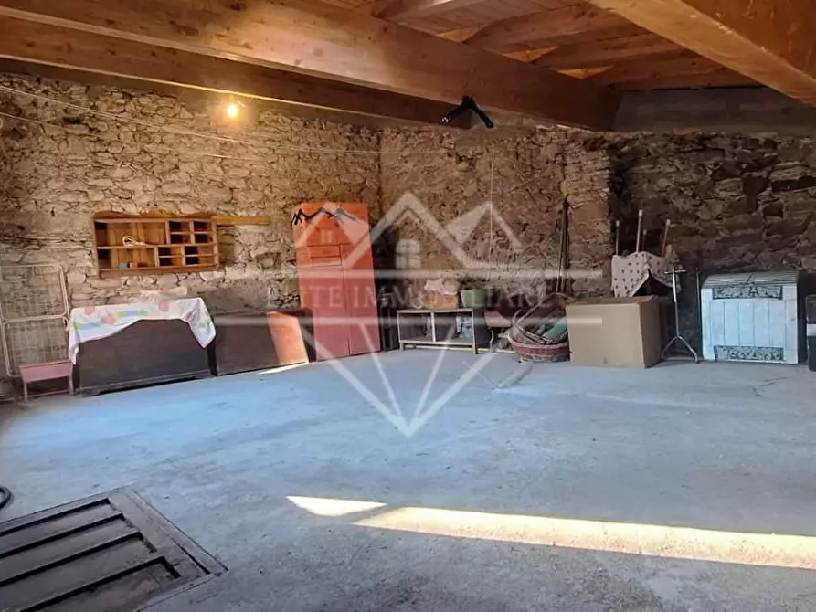 Immagine 25 di Appartamento in vendita  a Fivizzano