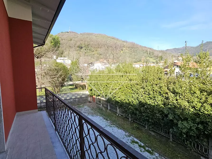 Immagine 12 di Appartamento in vendita  a Carrara