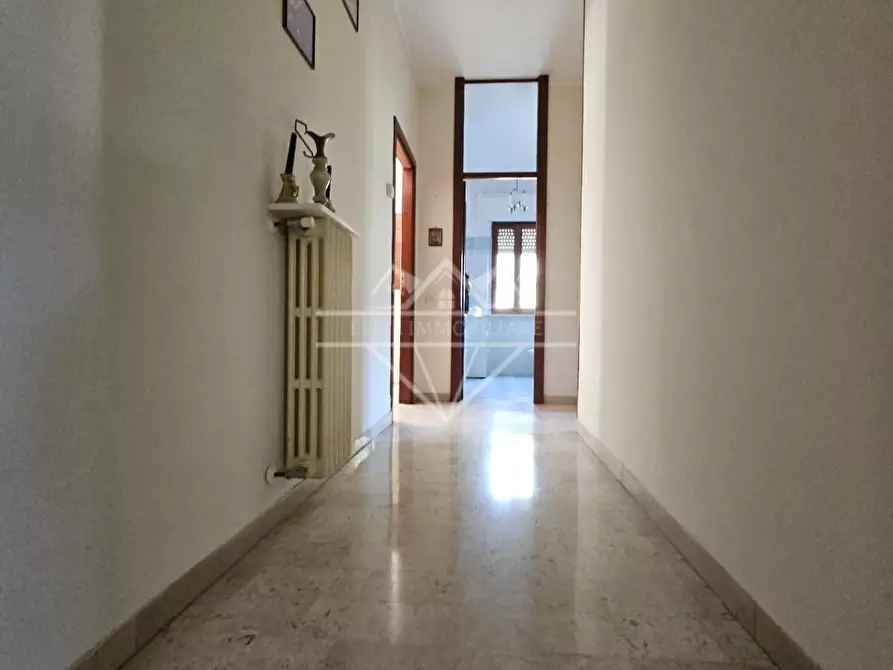 Immagine 9 di Appartamento in vendita  a Carrara