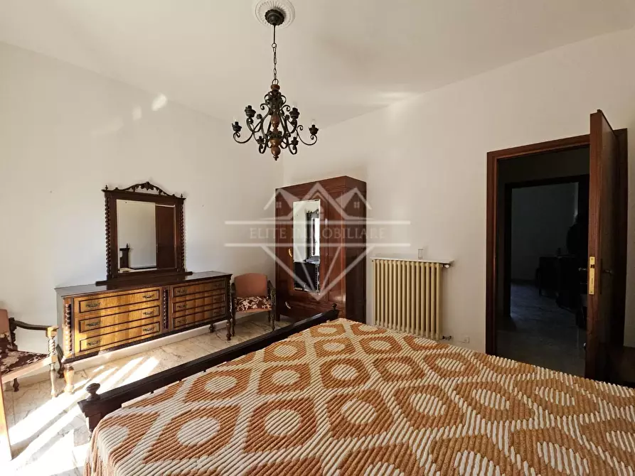 Immagine 5 di Appartamento in vendita  a Carrara