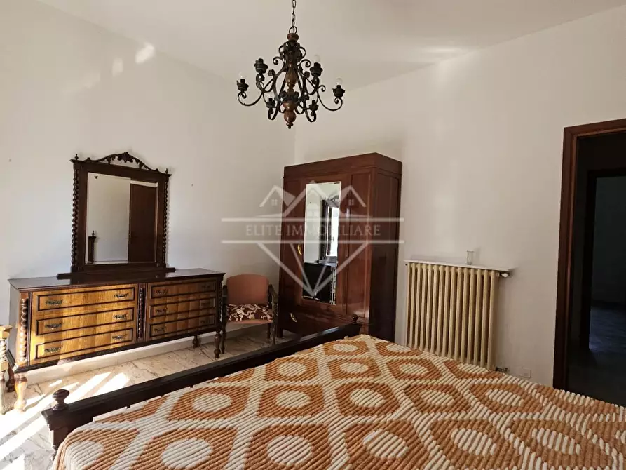 Immagine 7 di Appartamento in vendita  a Carrara