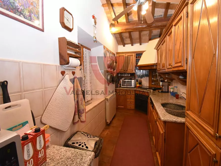 Immagine 12 di Appartamento in vendita  a San Gimignano