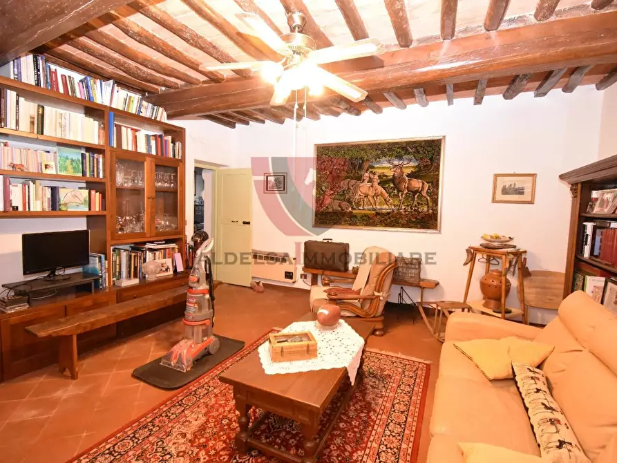 Immagine 9 di Appartamento in vendita  a San Gimignano