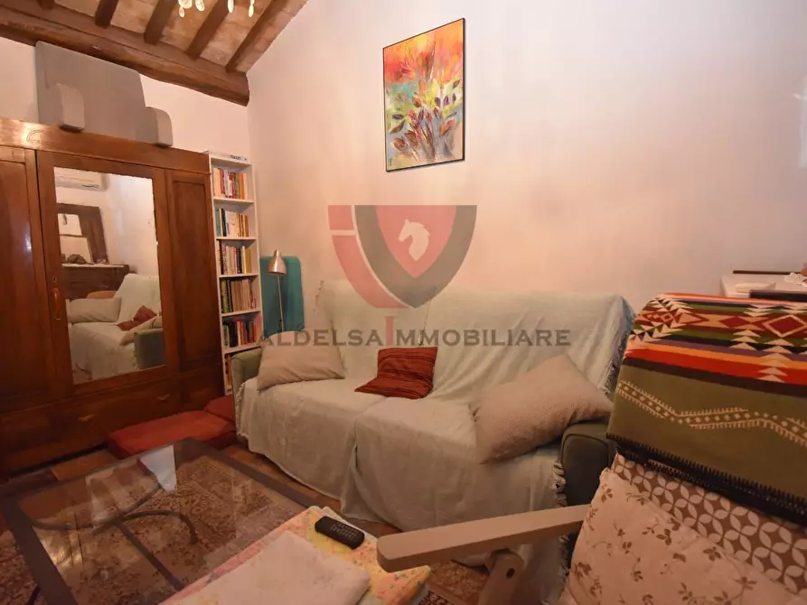 Immagine 18 di Appartamento in vendita  a San Gimignano