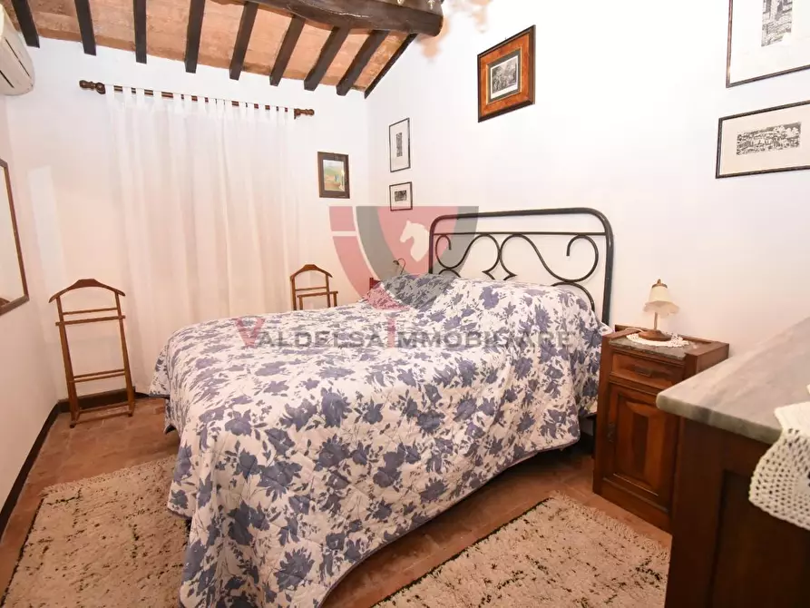 Immagine 14 di Appartamento in vendita  a San Gimignano