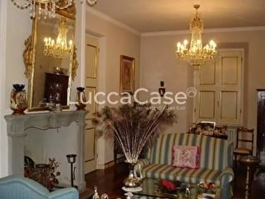 Immagine 12 di Villa in vendita  a Bagni Di Lucca