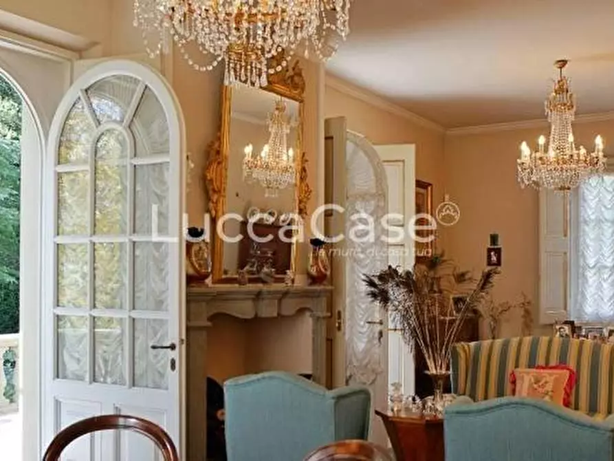 Immagine 5 di Villa in vendita  a Bagni Di Lucca