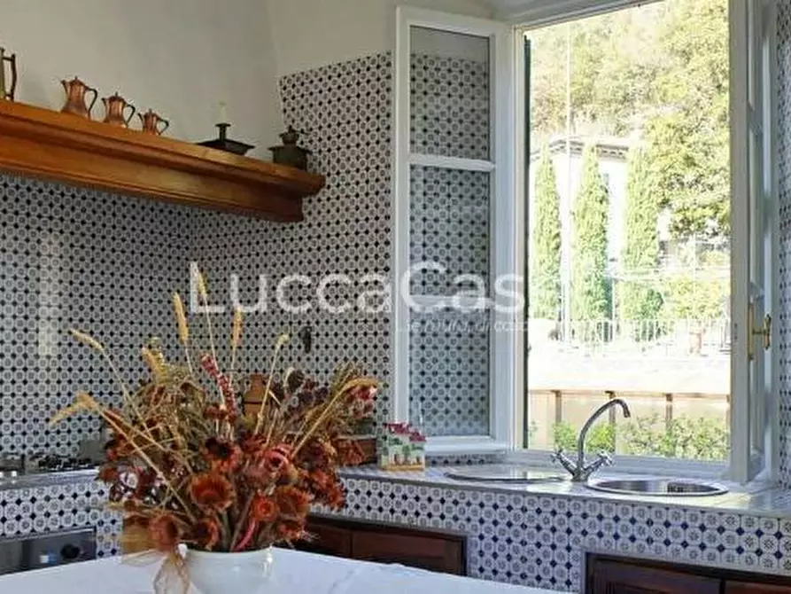 Immagine 8 di Villa in vendita  a Bagni Di Lucca