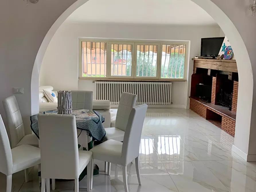 Immagine 16 di Appartamento in vendita  a Forte Dei Marmi