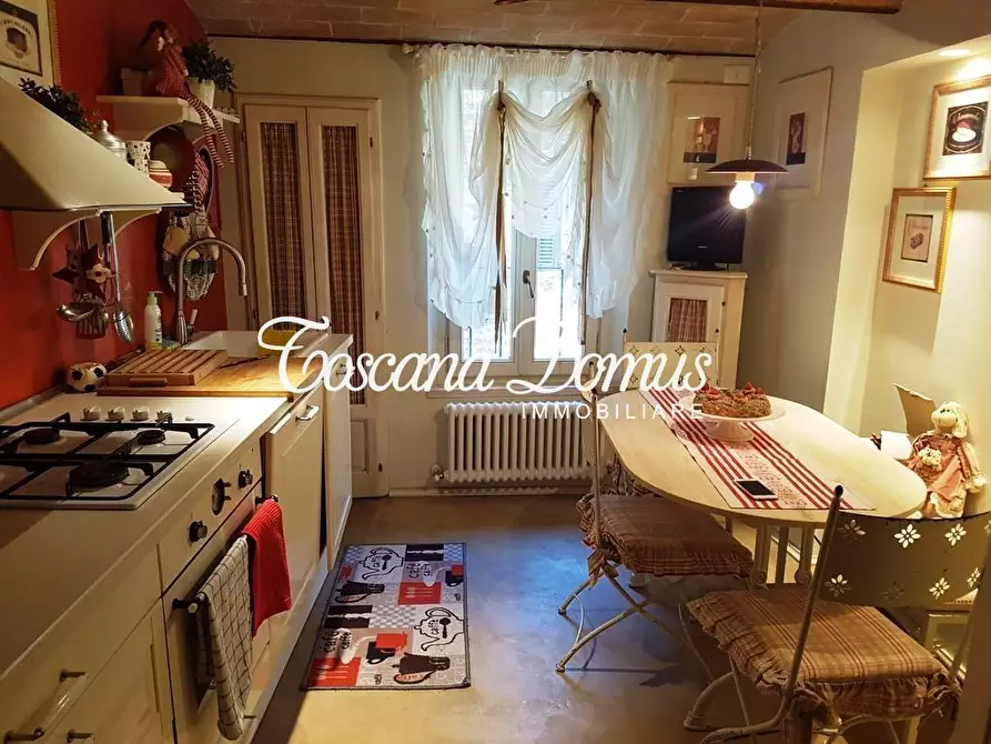 Immagine 22 di Appartamento in vendita  a Siena