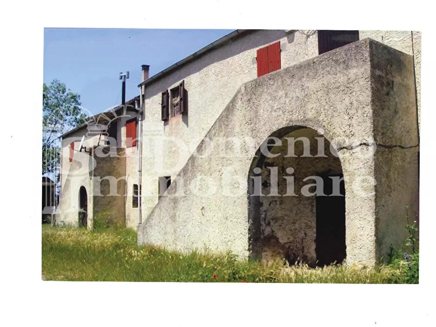 Immagine 3 di Casa colonica in vendita  a Rosignano Marittimo