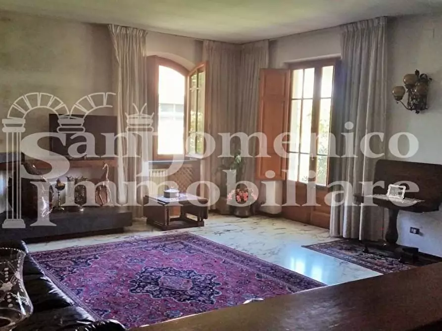 Immagine 2 di Villa in vendita  a Cascina