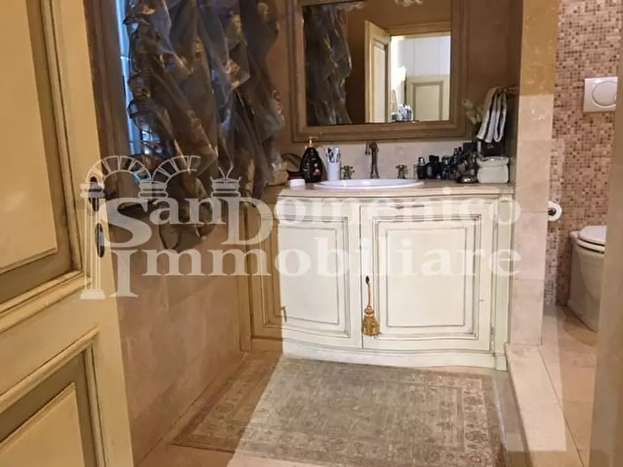 Immagine 24 di Villa in vendita  a Cascina