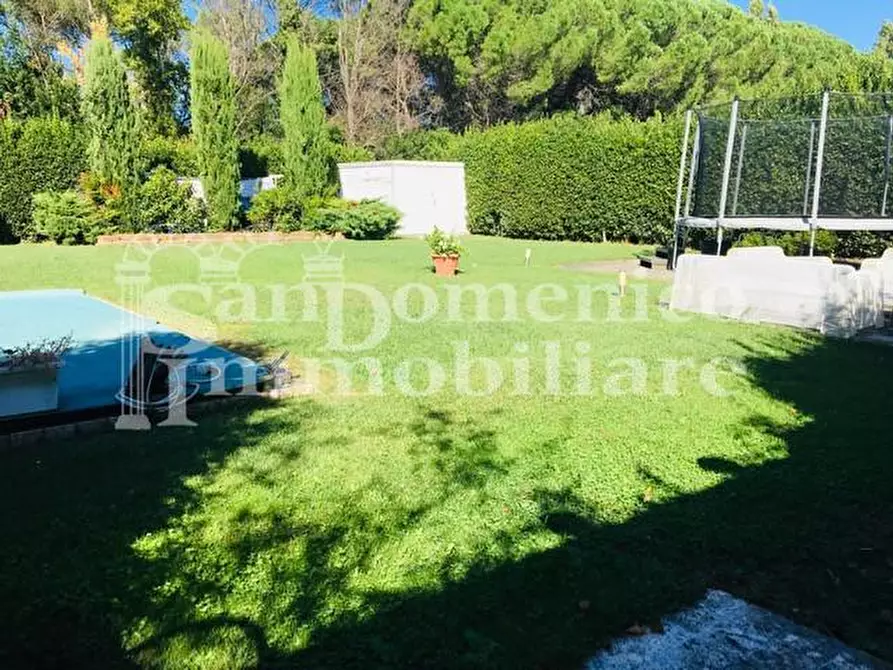 Immagine 49 di Villa in vendita  a Cascina