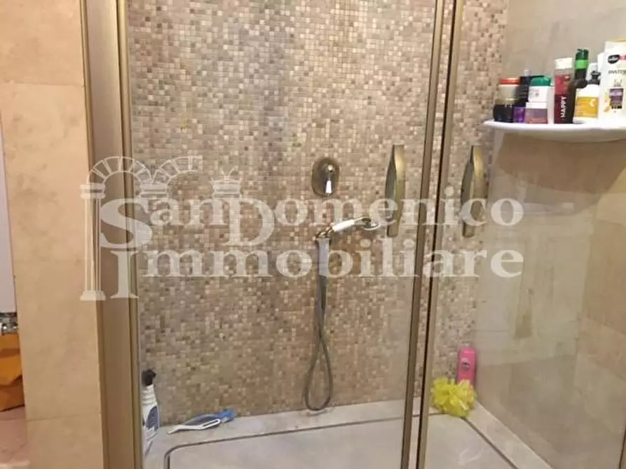 Immagine 26 di Villa in vendita  a Cascina