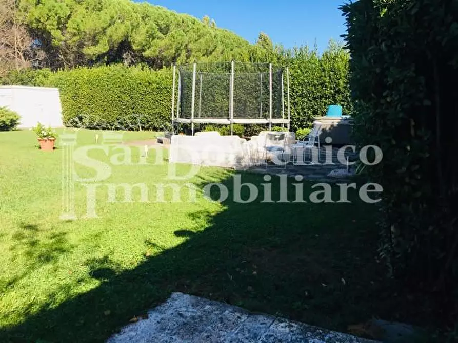 Immagine 48 di Villa in vendita  a Cascina