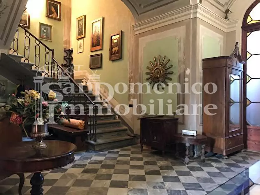 Immagine 1 di Villa in vendita  a Cascina