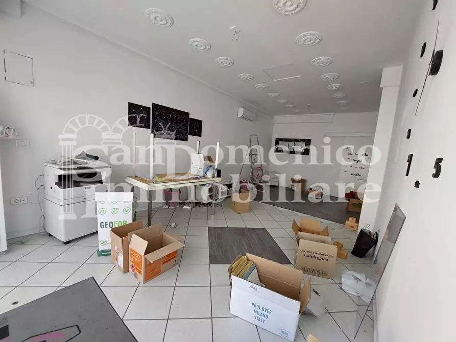 Immagine 2 di Locale commerciale in affitto  a Cascina