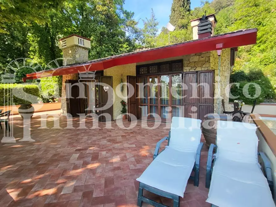 Immagine 10 di Villa in vendita  a San Giuliano Terme