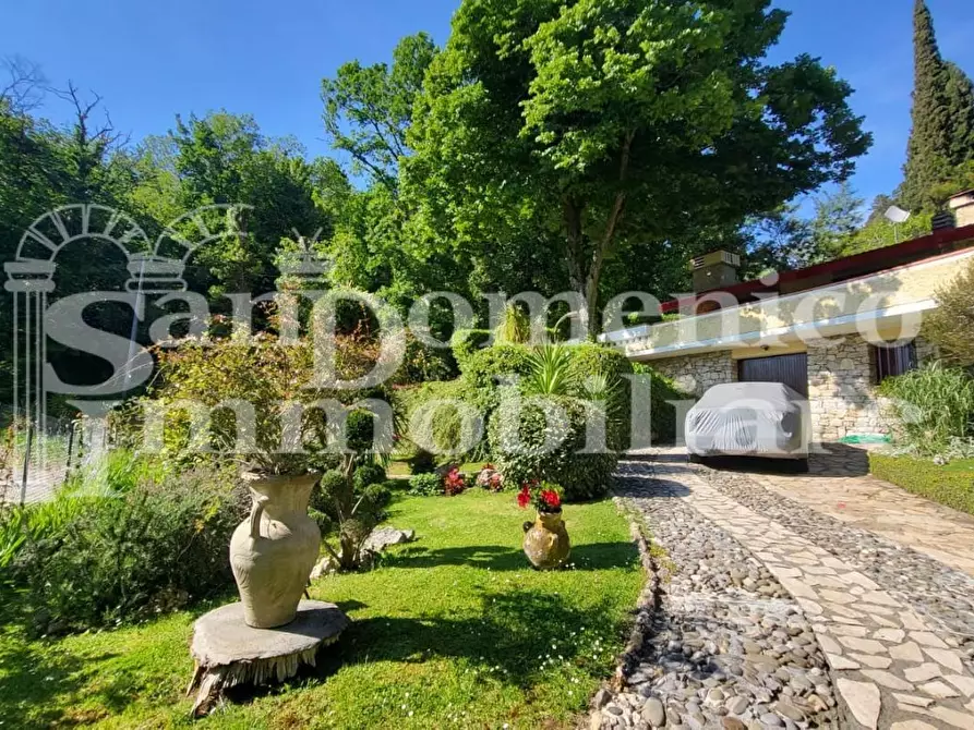 Immagine 3 di Villa in vendita  a San Giuliano Terme