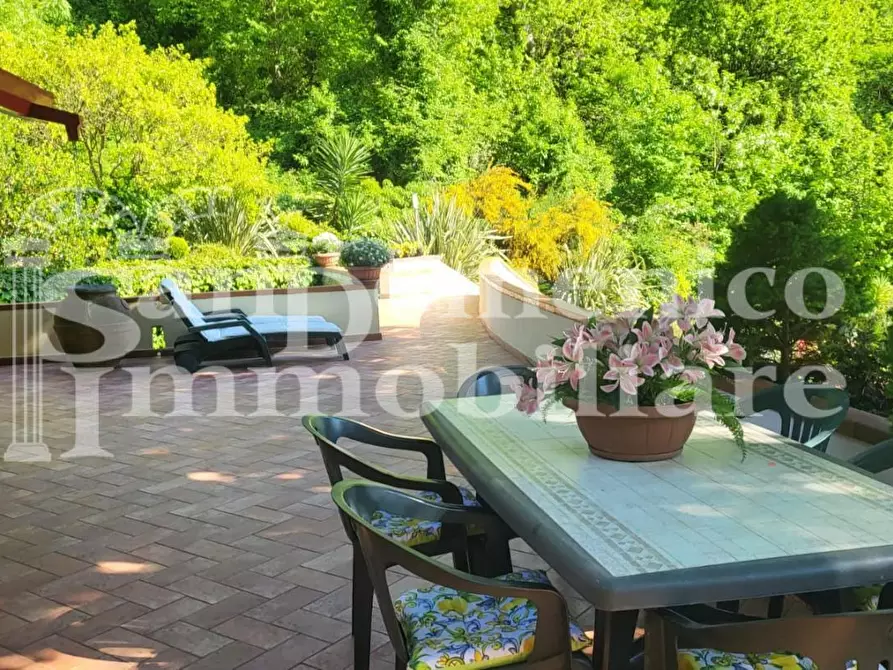 Immagine 8 di Villa in vendita  a San Giuliano Terme