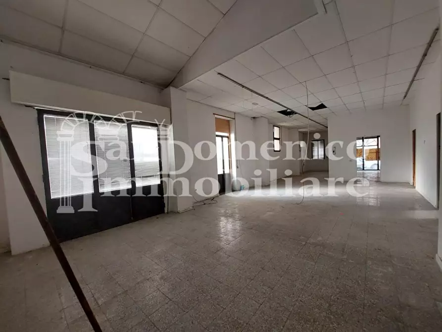 Immagine 7 di Locale commerciale in vendita  a Cascina