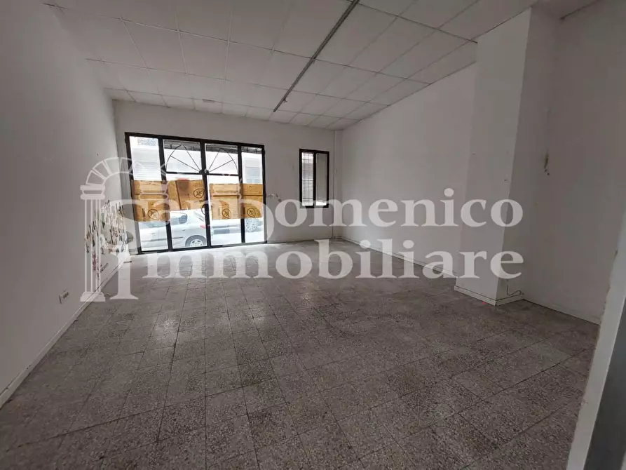 Immagine 4 di Locale commerciale in vendita  a Cascina