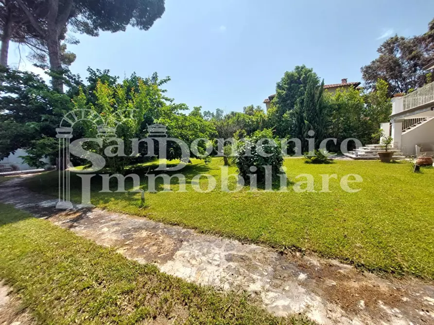 Immagine 5 di Villa in vendita  a Pisa