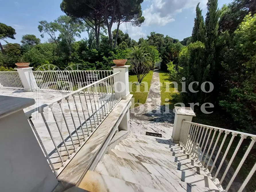 Immagine 17 di Villa in vendita  a Pisa