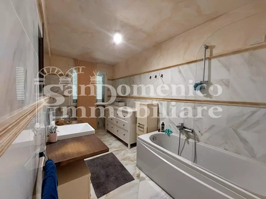 Immagine 72 di Villa in vendita  a Pisa