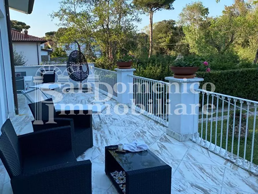 Immagine 20 di Villa in vendita  a Pisa