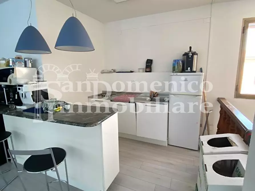 Immagine 4 di Ufficio in affitto  a Cascina