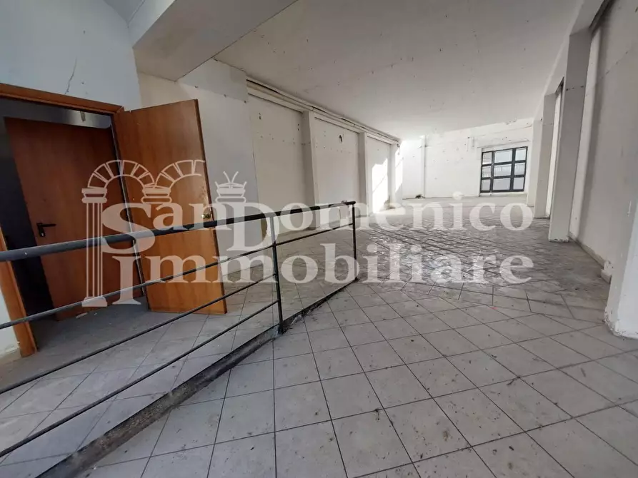 Immagine 5 di Capannone industriale in vendita  a Livorno