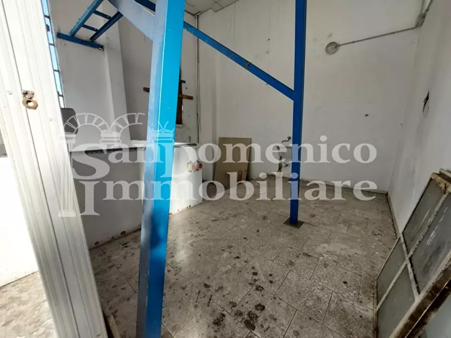 Immagine 12 di Capannone industriale in vendita  a Livorno