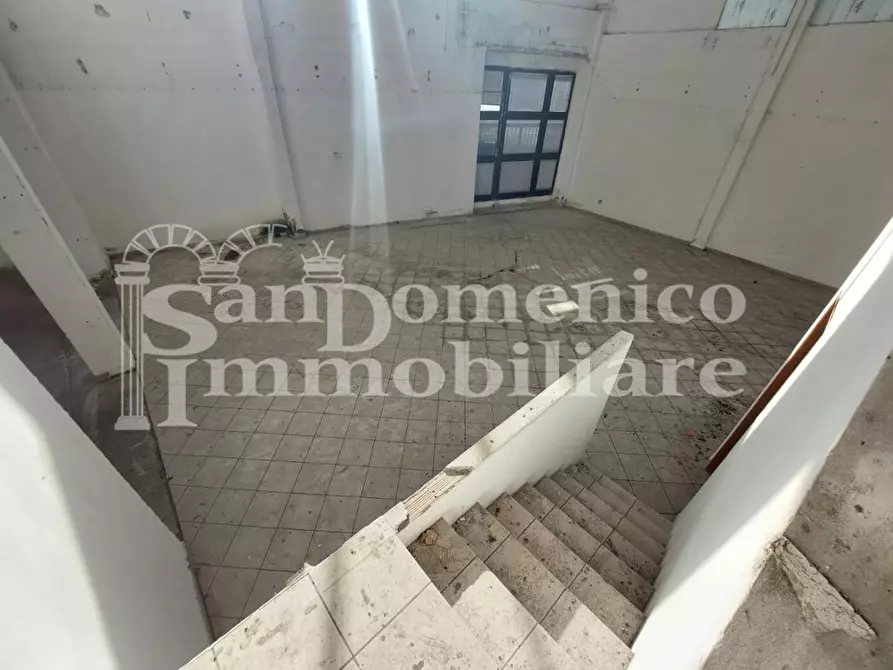 Immagine 7 di Capannone industriale in vendita  a Livorno