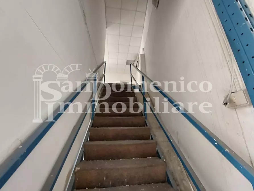 Immagine 10 di Capannone industriale in vendita  a Livorno