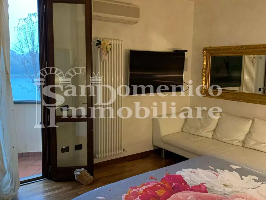 Immagine 21 di Villa in vendita  a Cascina