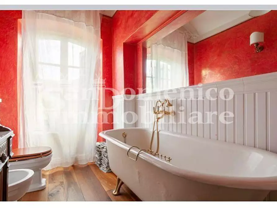 Immagine 13 di Villa in vendita  a Lucca