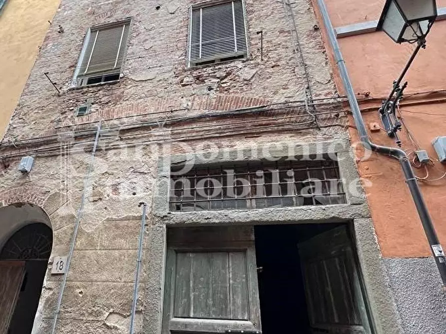 Immagine 1 di Palazzo in vendita  a Pisa