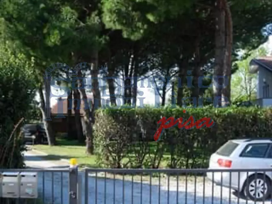 Immagine 1 di Magazzino in vendita  a San Giuliano Terme