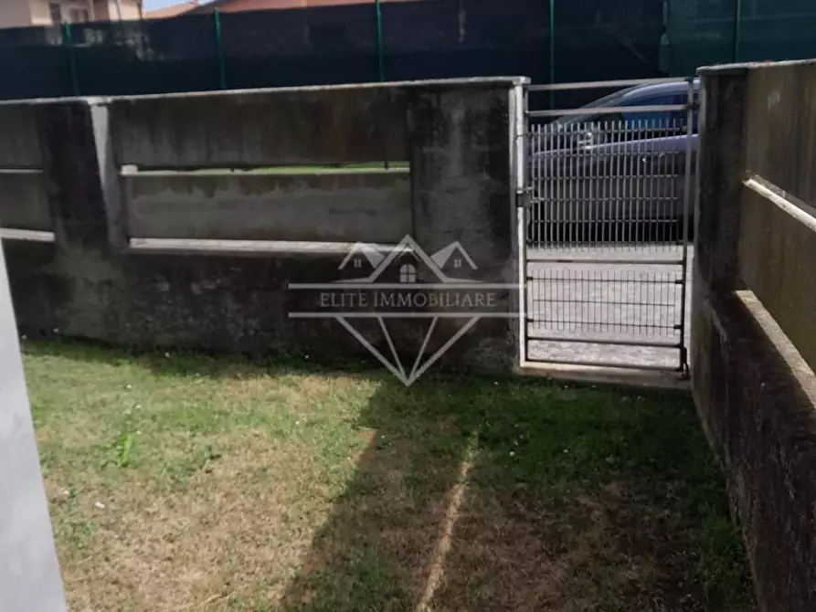 Immagine 16 di Appartamento in affitto  a Carrara