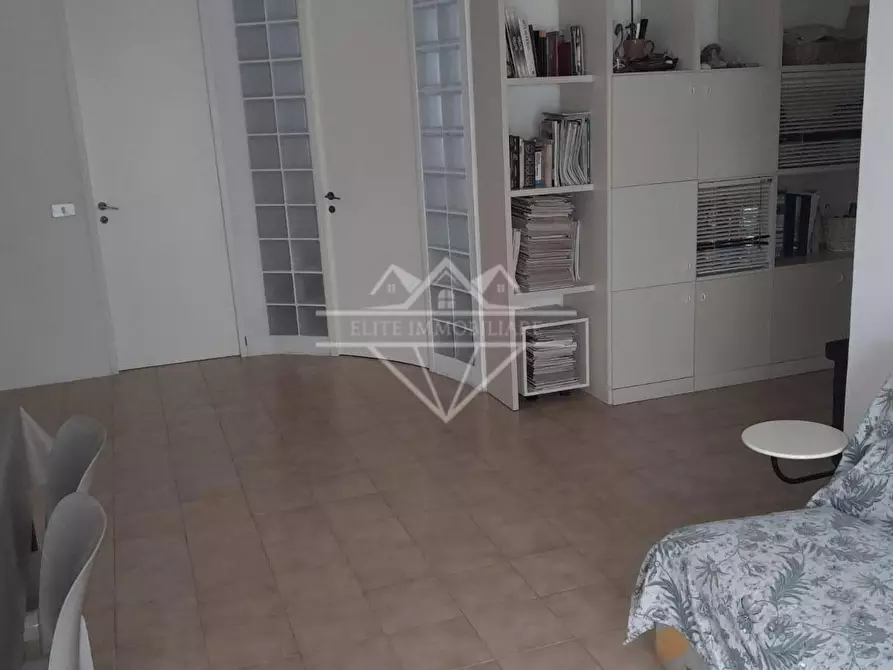 Immagine 10 di Appartamento in affitto  a Carrara