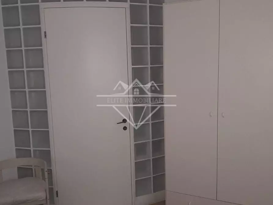 Immagine 12 di Appartamento in affitto  a Carrara